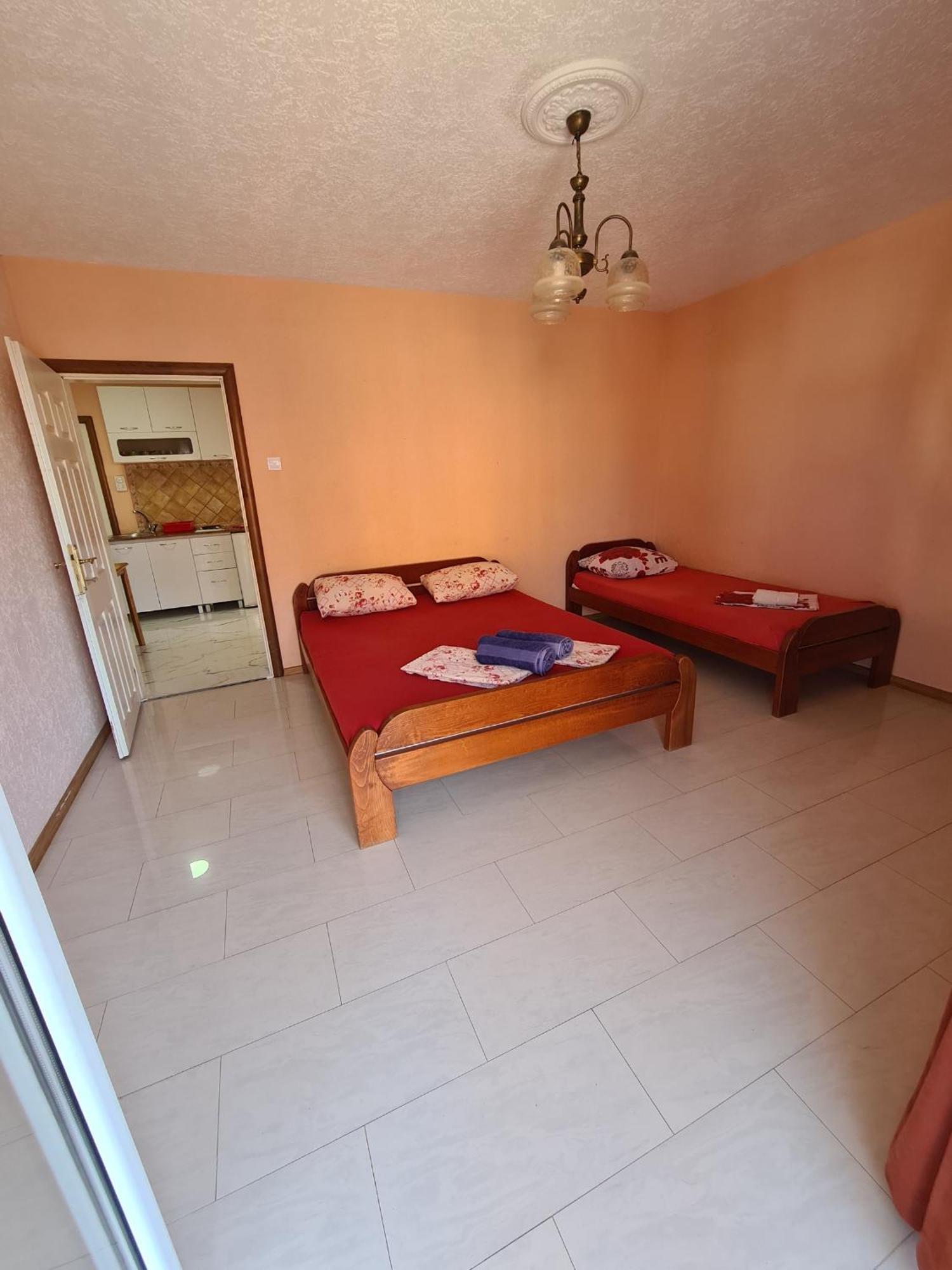 Apartments Bulatovic Бар Стая снимка