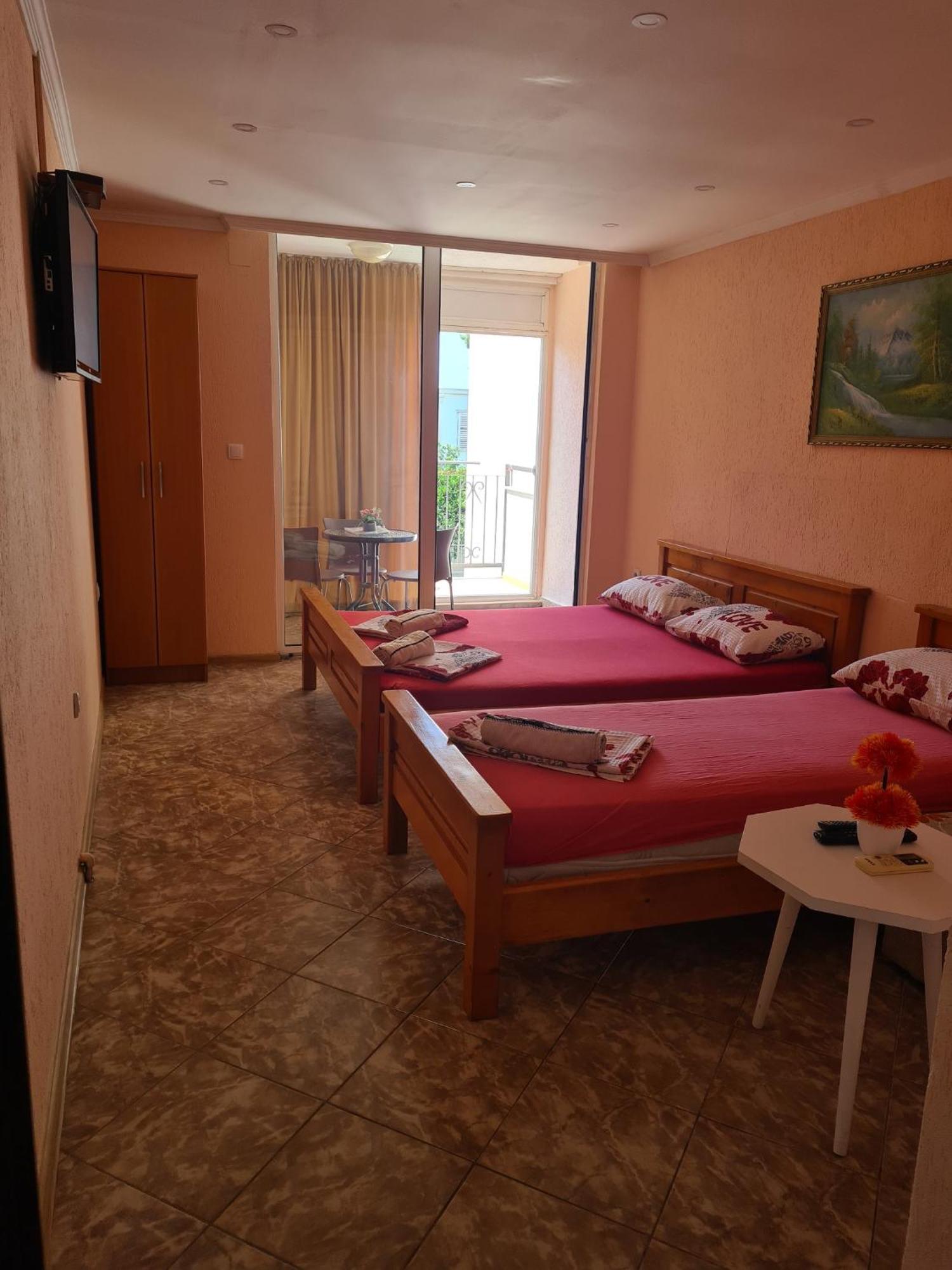 Apartments Bulatovic Бар Стая снимка