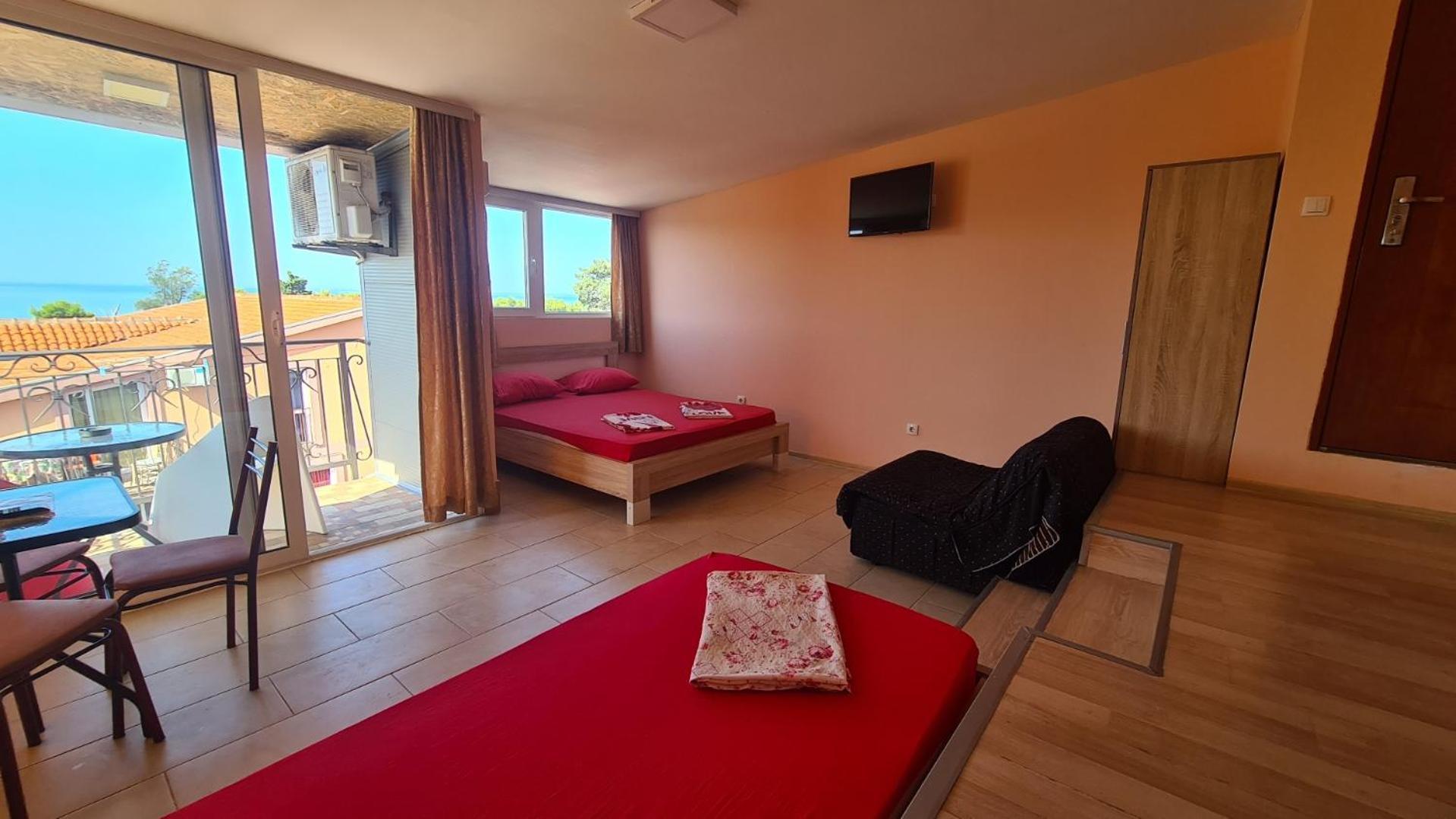 Apartments Bulatovic Бар Стая снимка