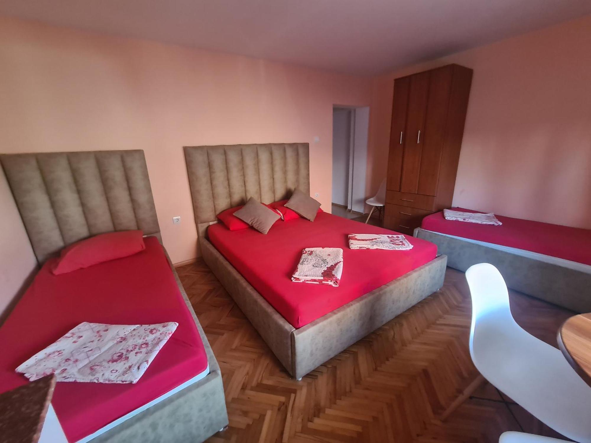 Apartments Bulatovic Бар Стая снимка